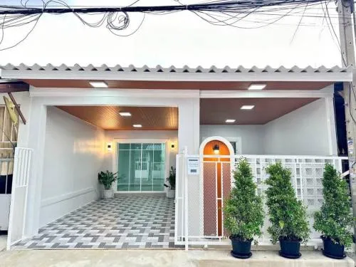 For Sale Townhouse/Townhome  , Baan Pruksa 3 Soi Watlatpladuk , wide frontage , newly renovated , Bang Khu Rat , Bang Bua Thong , Nonthaburi , CX-107157