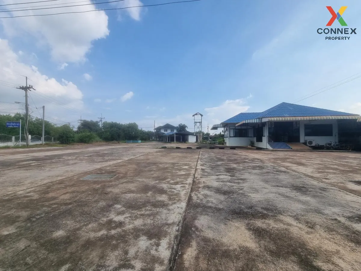 For Sale Land with building at  Phanom Sarakham Chachoengsao , Ban Song , Phanom Sarakham , Chachoengsao , CX-107160