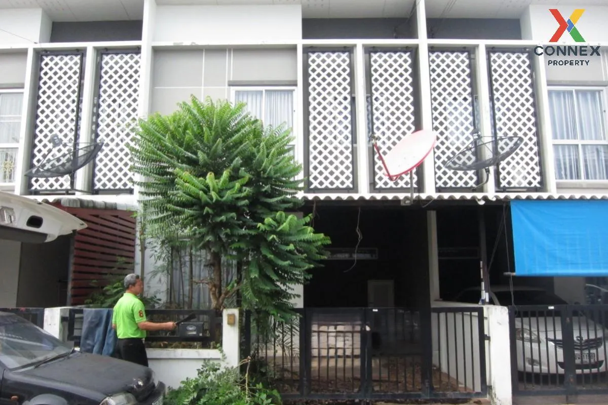 For Sale Townhouse/Townhome  , Praphassorn Green Park , Bo Win , Si Racha , Chon Buri , CX-107265 1