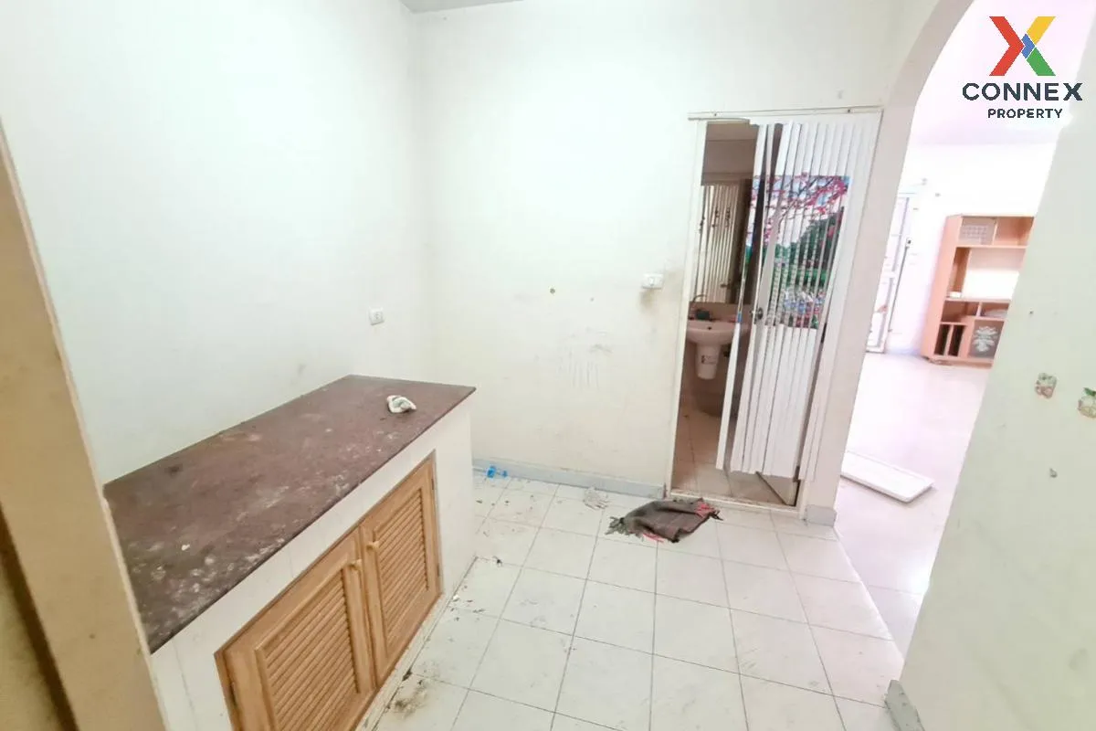 For Sale Townhouse/Townhome  , The Connect Suvarnabhumi 1 , Racha Thewa , Bang Phli , Samut Prakarn , CX-107373 4