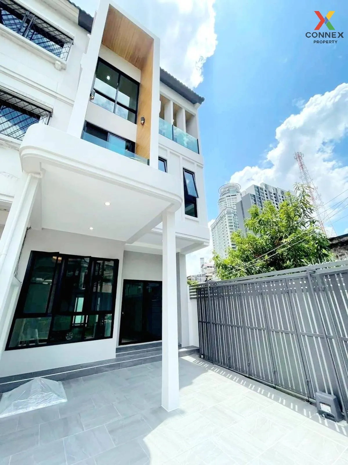 For Sale Townhome,3 story,Sukhumvit 69 , corner unit , newly renovated , Phra Khanong Nuea , Watthana , Bangkok , CX-107526 2