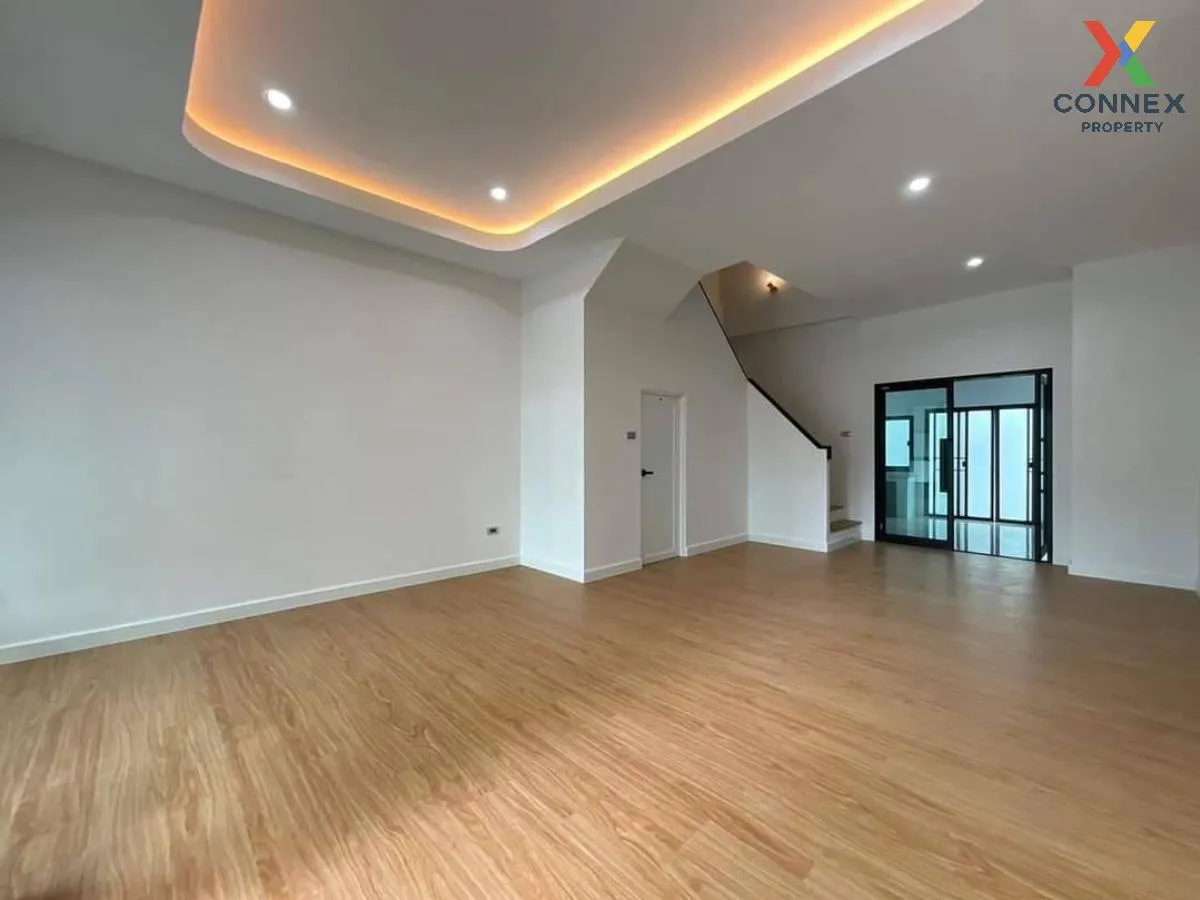 For Sale Townhome,3 story,Sukhumvit 69 , corner unit , newly renovated , Phra Khanong Nuea , Watthana , Bangkok , CX-107526 3