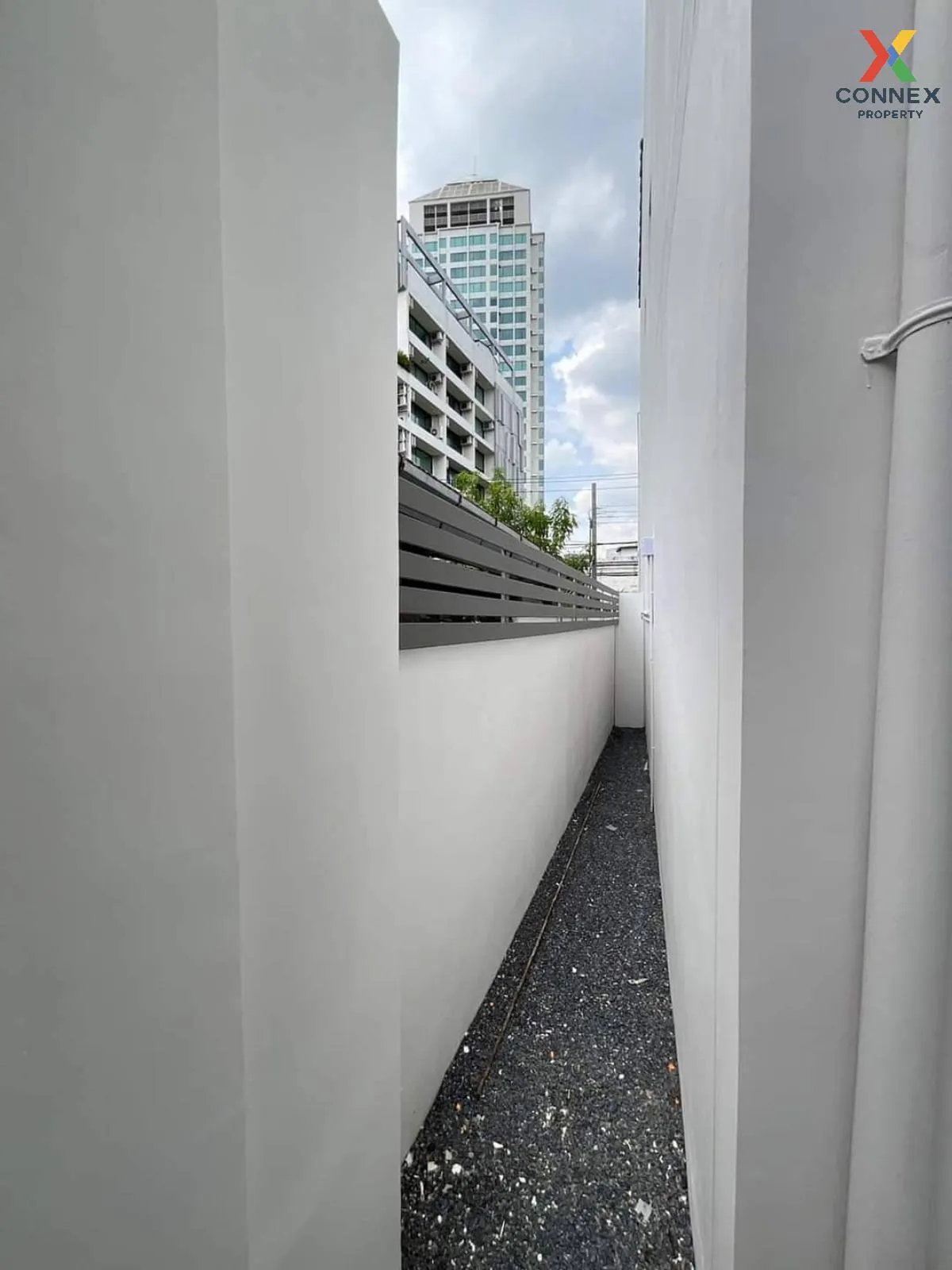 For Sale Townhome,3 story,Sukhumvit 69 , corner unit , newly renovated , Phra Khanong Nuea , Watthana , Bangkok , CX-107526