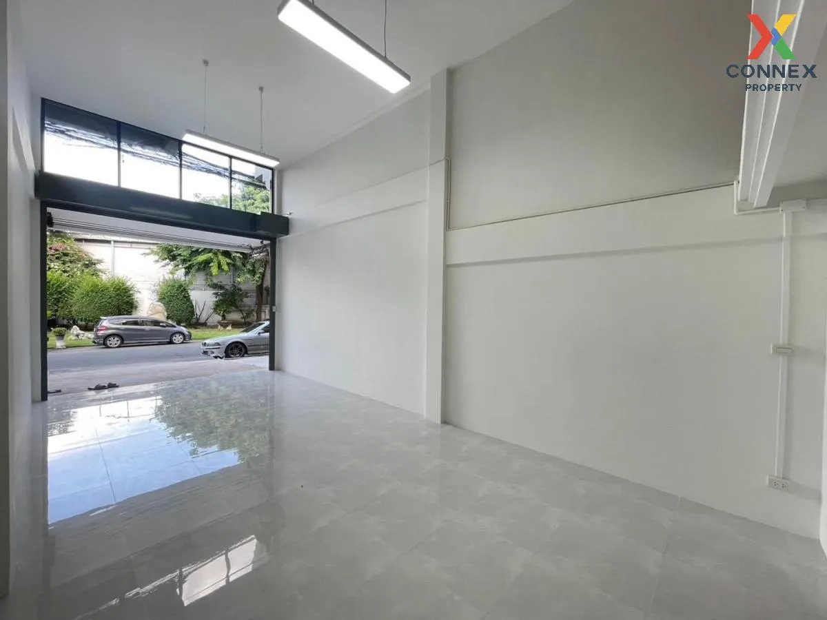 For Sale Townhouse/Townhome  , Baan Ying Olan , newly renovated , Sanambin , Don Mueang , Bangkok , CX-107693