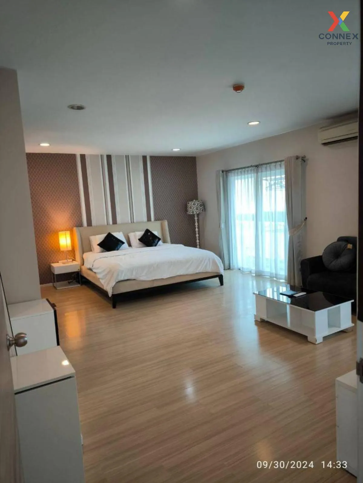 For Rent Condo , Renova Residence , BTS-Phloen Chit , Lumpini , Pathum Wan , Bangkok , CX-107879