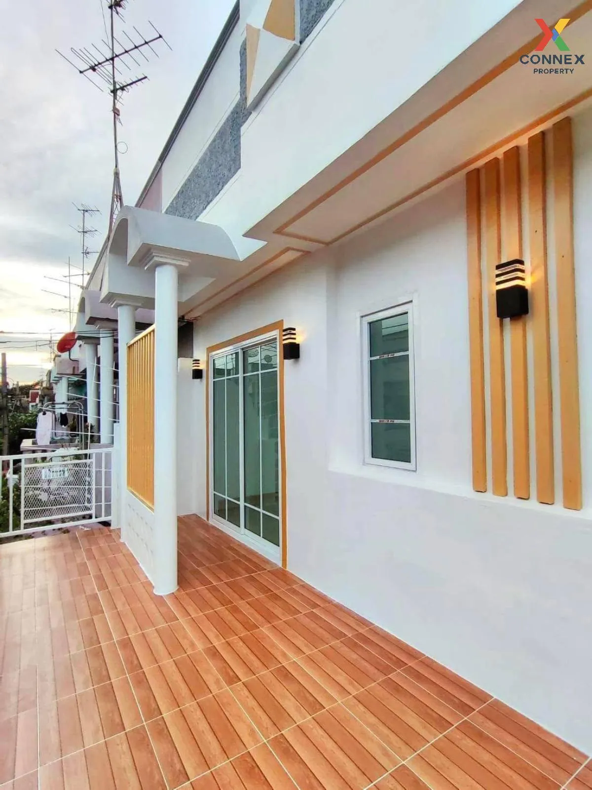 ขายทาวน์เฮ้าส์/ทาวน์โฮม  ณัฐกานต์ เพชรเกษม 112 รีโนเวทใหม่ MRT-หล
