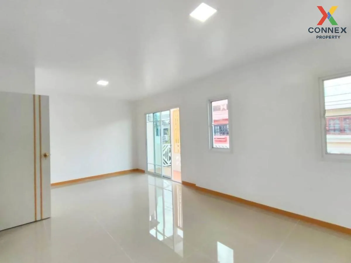 For Sale Townhouse/Townhome  , Nuttakarn Phetkasem 112 , newly renovated , MRT-Lak Song , Khang Phlu , Nong Khaem , Bangkok , CX-108237