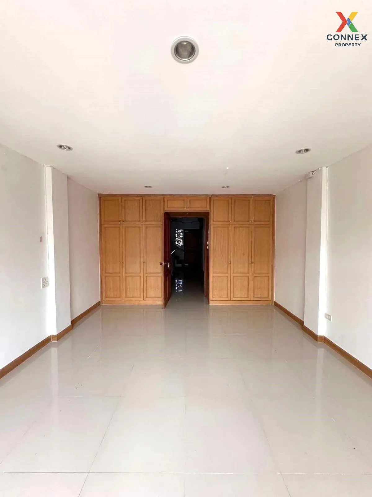 For Sale Commercial Building , Sai 4 Square , Krathum Lom , Sam Phran , Nakhon Pathom , CX-108289