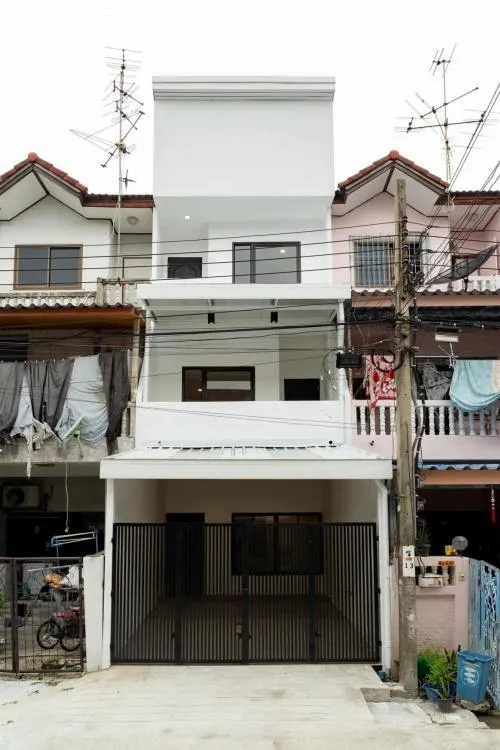 For Sale Townhouse/Townhome  , Baan Sinthawee Suanthon 3 , newly renovated , Thung Khu , Thung Khu , Bangkok , CX-108709