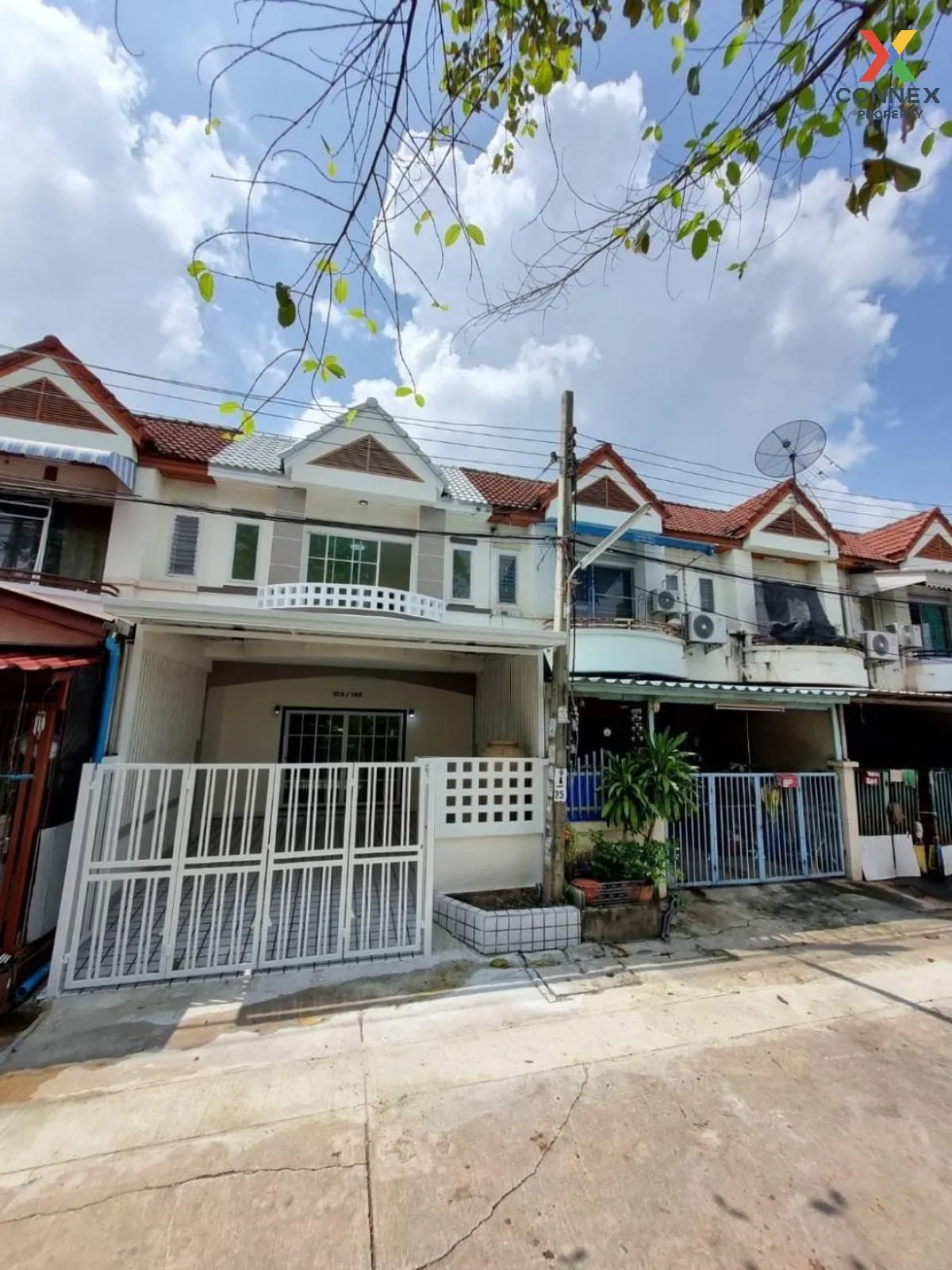 For Sale Townhouse/Townhome  , Baan Pharuai Bangbouthong , Lahan , Bang Bua Thong , Nonthaburi , CX-108767 2