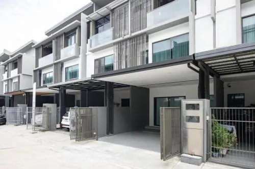 For Rent Townhouse/Townhome  , The Landmark Ekamai - Ramindra , Lat Phrao , Lat Phrao , Bangkok , CX-108930