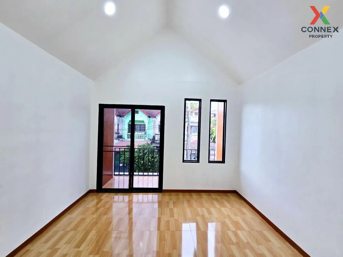 For Sale Townhouse/Townhome  , Lert Ubon Watcharapol Ramintra , corner unit , newly renovated , Tha Raeng , Bang Khen , Bangkok , CX-108944