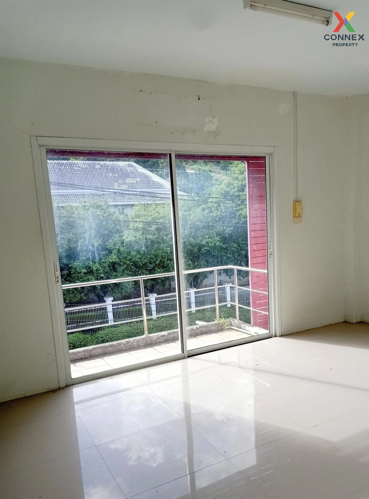 For Sale Commercial Building 3 Floors on Ratsadanusorn road , corner unit , Ratsada , Mueang Phuket , Phuket , CX-108989