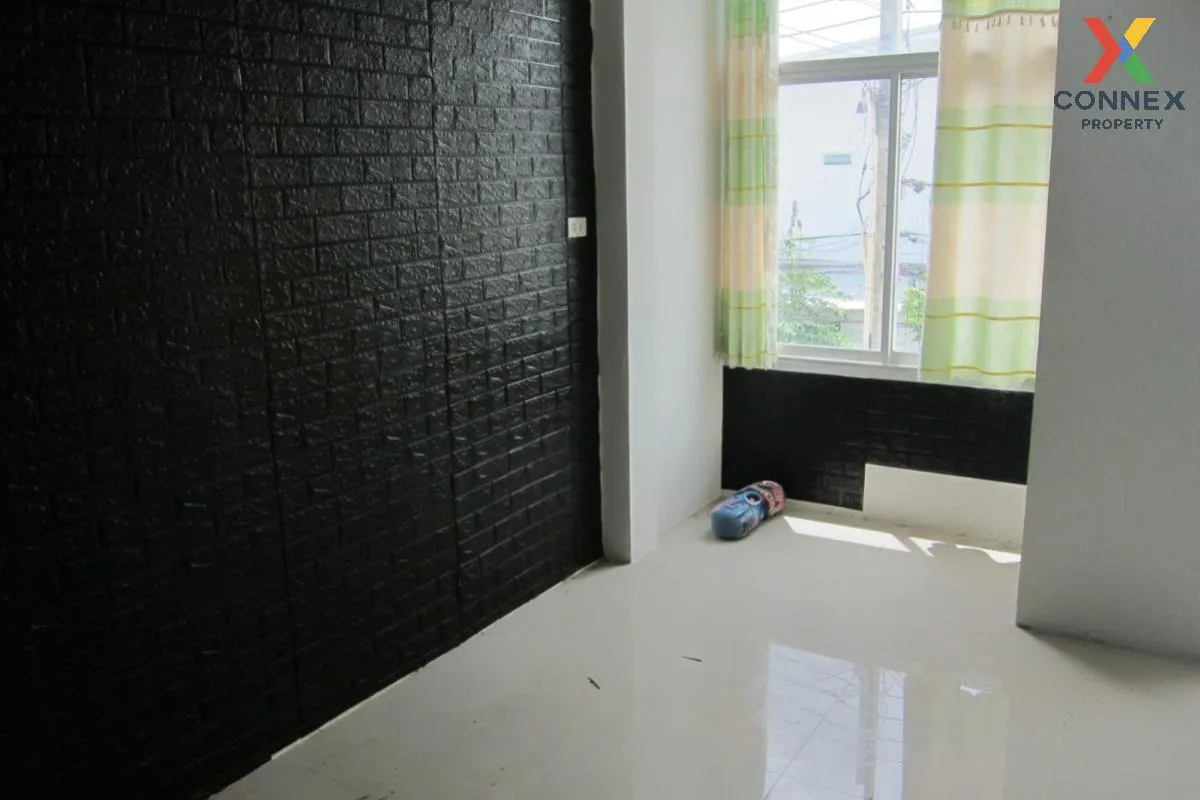 For Sale Townhouse/Townhome  , S1 Town , Nong Kakha , Phan Thong , Chon Buri , CX-109059