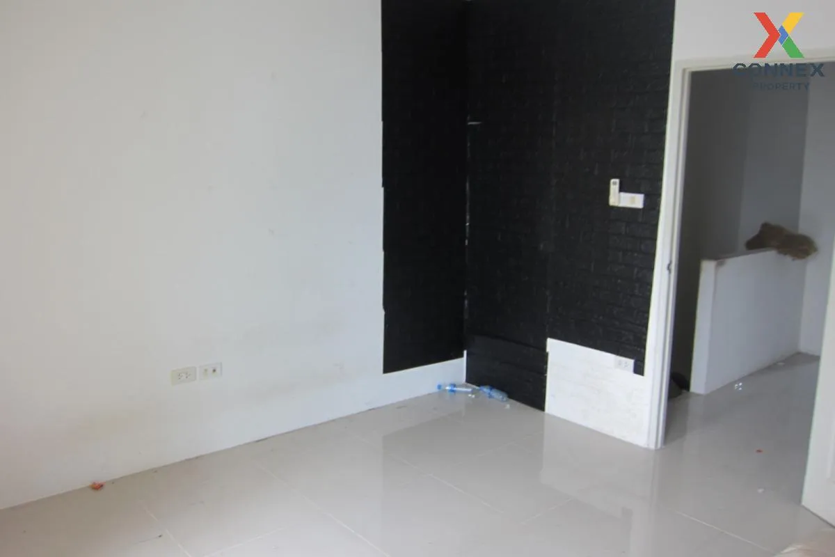 For Sale Townhouse/Townhome  , S1 Town , Nong Kakha , Phan Thong , Chon Buri , CX-109059