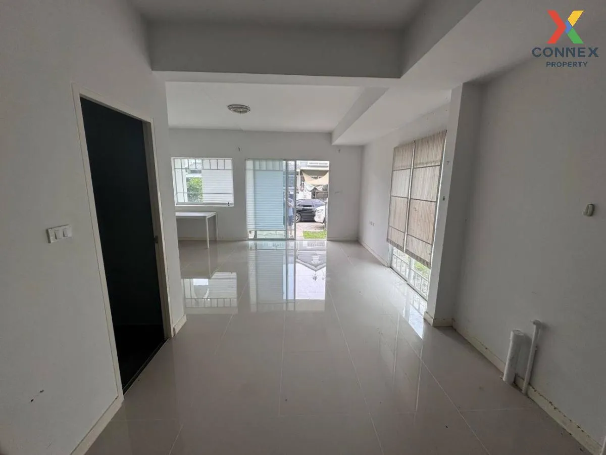 For Sale Townhouse/Townhome  , VILLAGGIO BANGNA , corner unit , Bang Sao Thong , Bang Sao Thong , Samut Prakarn , CX-109366 4