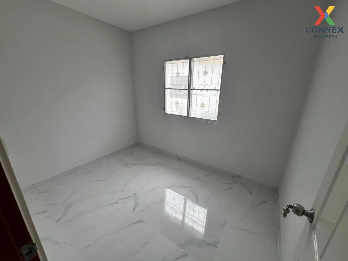 For Sale Townhouse/Townhome  , Baan Pruksa 40 Rangsit Klong 3 , newly renovated , Khlong Sam , khlong Luang , Pathum Thani , CX-110146