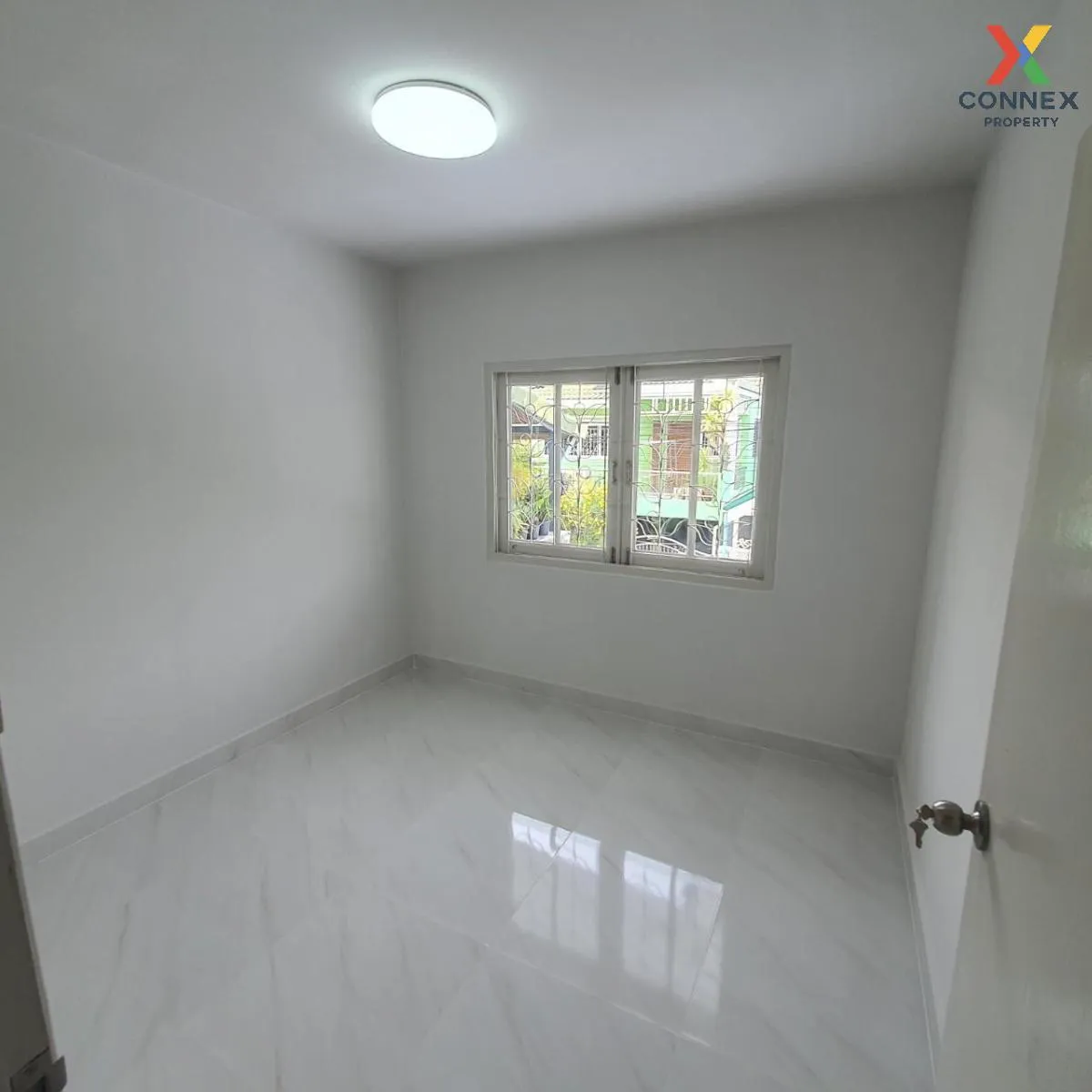 For Sale Townhouse/Townhome  , Baan Pruksa 12 Rangsit-Klong 3 , wide frontage , newly renovated , Khlong Sam , khlong Luang , Pathum Thani , CX-110149