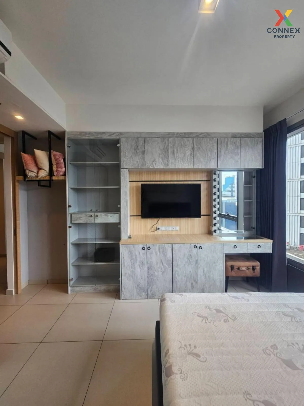 For Rent Condo , The Lofts Ekkamai , BTS-Ekkamai , Phra Khanong Nuea , Watthana , Bangkok , CX-110329