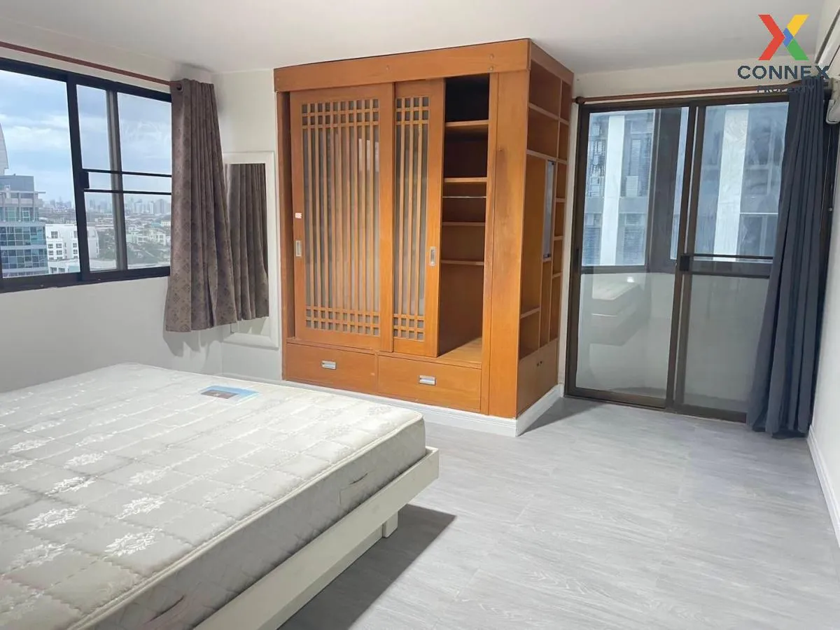 For Sale Condo , Central Ratchayothin Park , corner unit , newly renovated , BTS-Ratchayothin , Lat Yao , Chatuchak , Bangkok , CX-110382