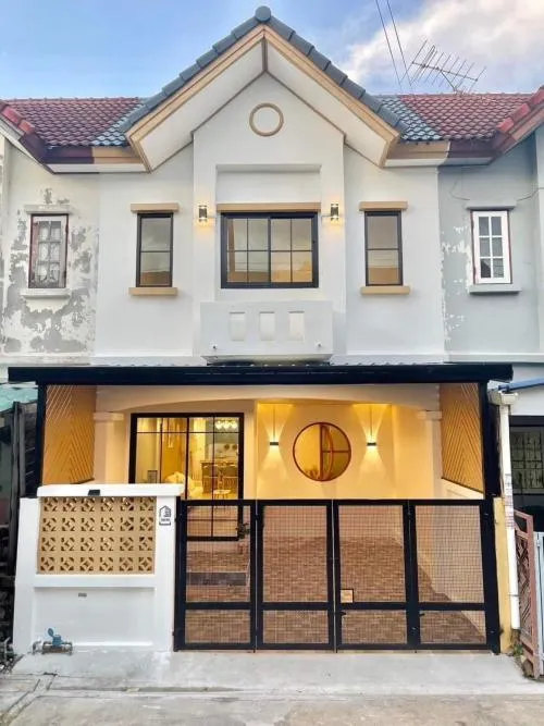 For Sale Townhouse/Townhome  , Baan Chao Praya 8 , newly renovated , Bang Len , Bang Yai , Nonthaburi , CX-111691