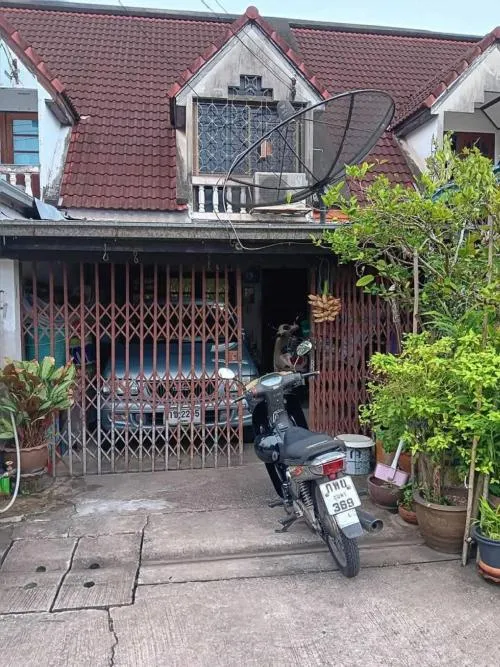 For Sale  2-story townhouse for sale, Soi Krom Luang 12 , Na Thung , Mueang Chumphon , Chumphon , CX-112510