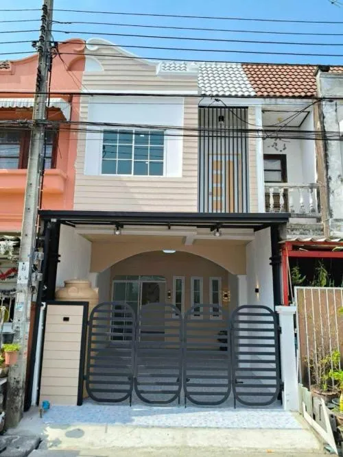 For Sale Townhouse/Townhome  , Baan Warangkun Leab Khlong Song , newly renovated , Bang Chan , Khlong Sam Wa , Bangkok , CX-113182