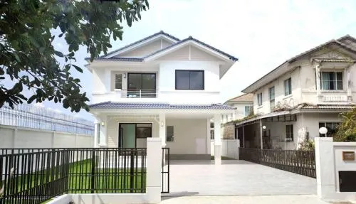 For Sale House , Chonlada Wongwan Rattanathibet , corner unit , wide frontage , newly renovated , Bang Rak Phatthana , Bang Bua Thong , Nonthaburi , CX-113557