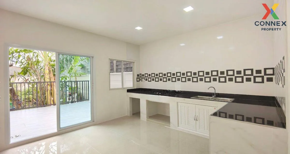 For Sale Townhouse/Townhome  , PRUKSA VILLE 41/1 BANGKADEE-TIWANON , corner unit , newly renovated , Bang Kadi , Mueang Pathum Thani , Pathum Thani , CX-114201