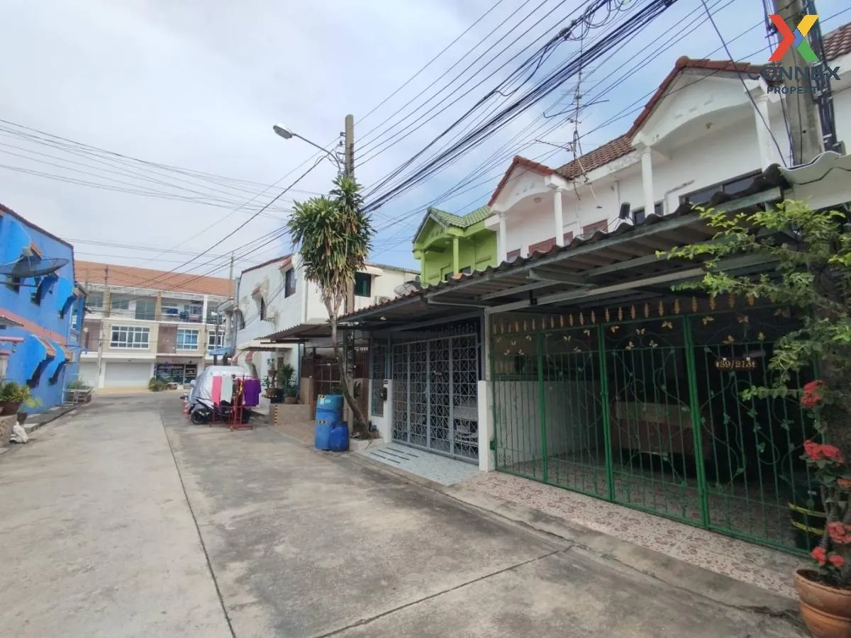 For Sale Townhouse/Townhome  , Baan Thaweethong 2 , MRT-Tippawan  2