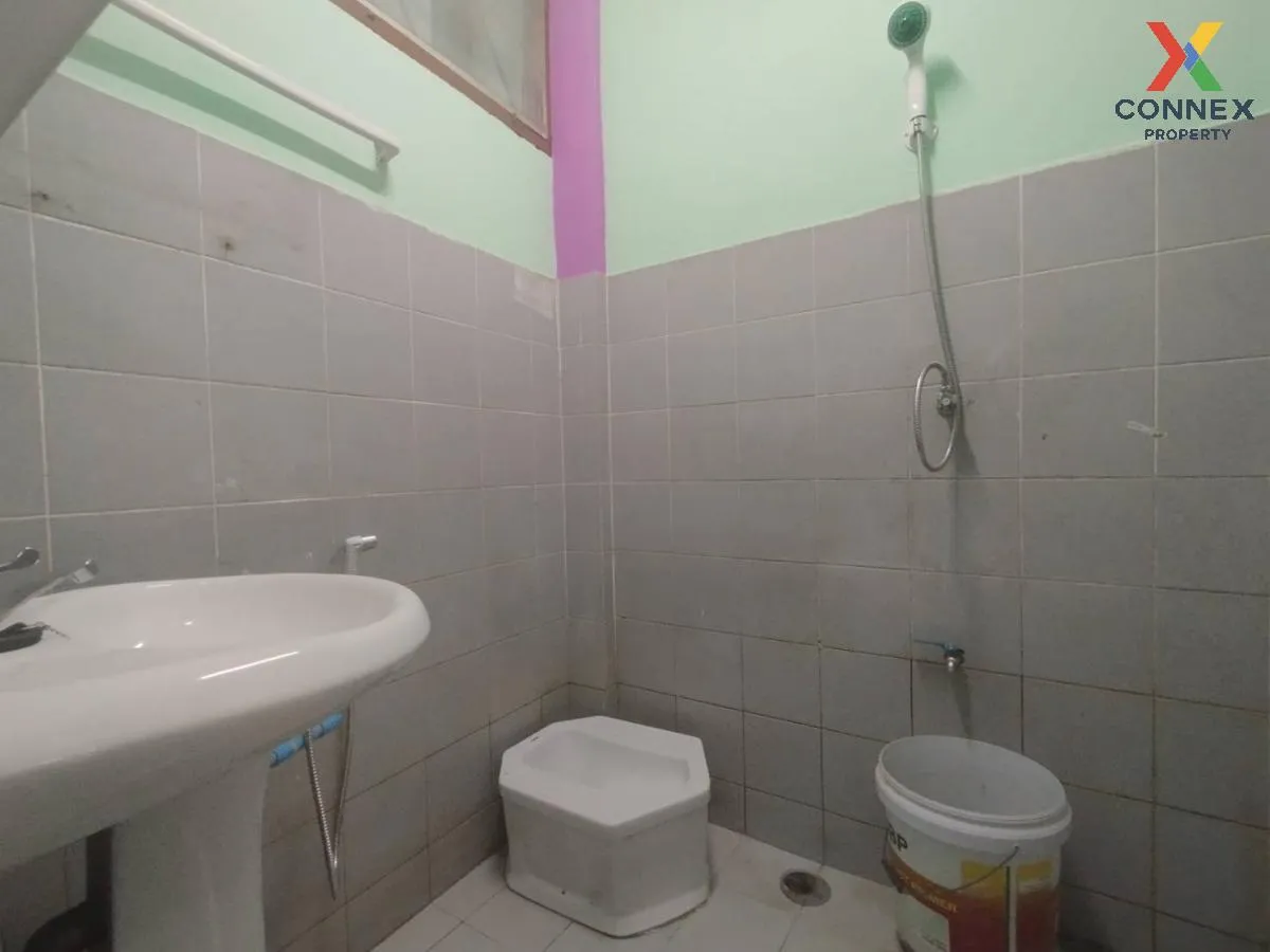 For Sale 2 - storey townhouse in Soi Ban Prong 15 Samut Prakan , 