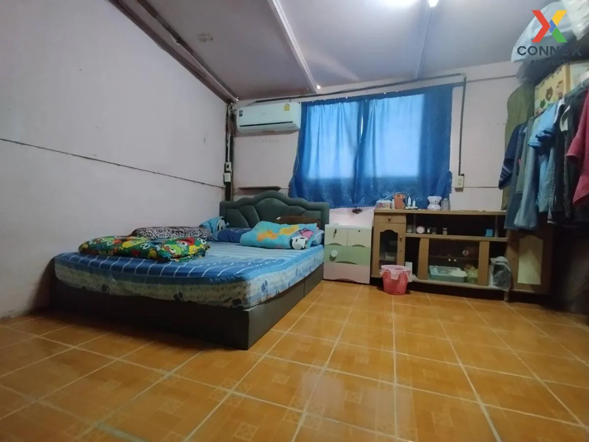 For Sale 3 - storey townhouse in Soi Ban Prong 18 Samut Prakan ,  4