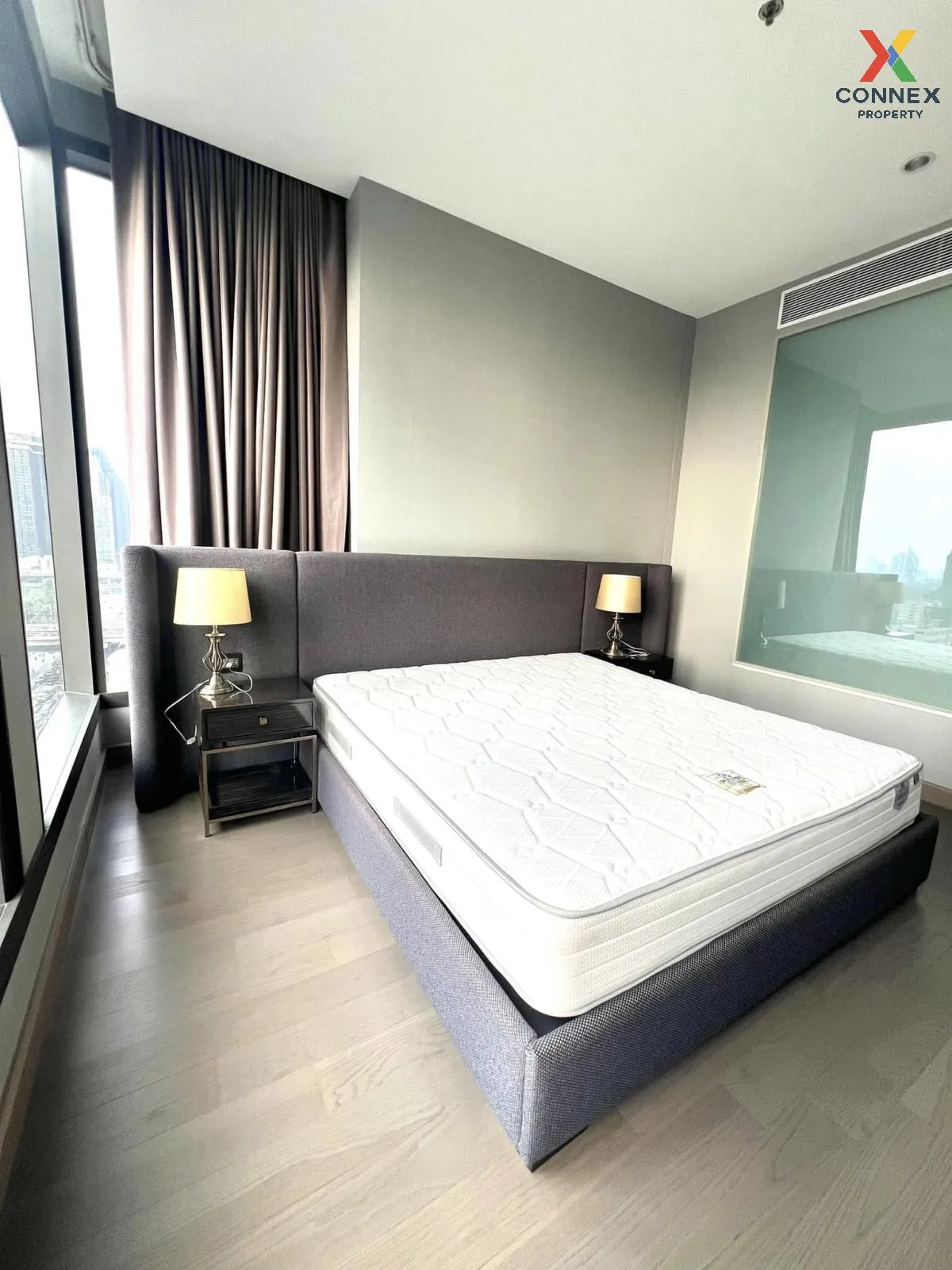 For Sale Condo , The Esse at Singha Complex , corner unit , MRT-Phetchaburi , Bang Kapi , Huai Khwang , Bangkok , CX-114995