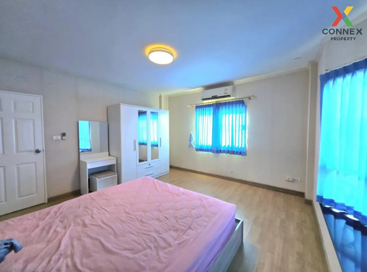 For Sale House , Supalai Ville Wongwaen - Rattanathibet , corner 