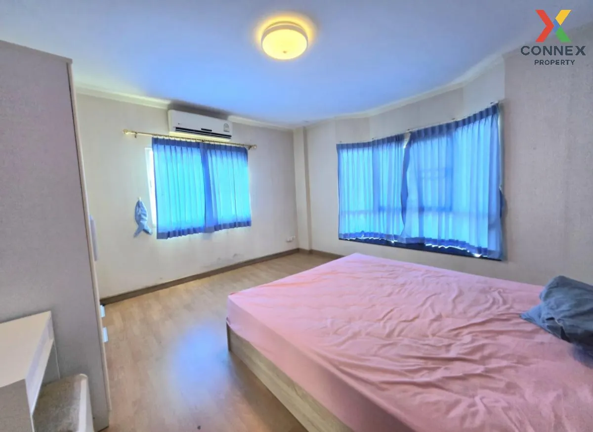 For Sale House , Supalai Ville Wongwaen - Rattanathibet , corner 