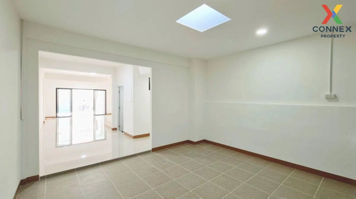 For Sale Townhouse/Townhome  , Rewadee 3 , newly renovated , Talat Khwan , Mueang Nonthaburi , Nonthaburi , CX-115102 4