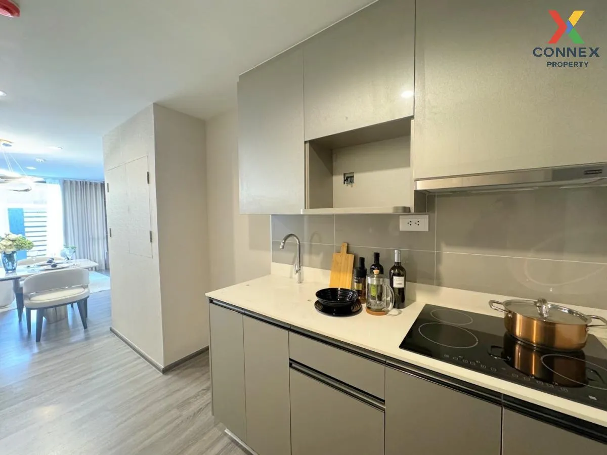 For Sale Condo , Ideo Mobi Sukhumvit 40 , corner unit , newly renovated , BTS-Ekkamai , Phra Khanong Nuea , Khlong Toei , Bangkok , CX-115111