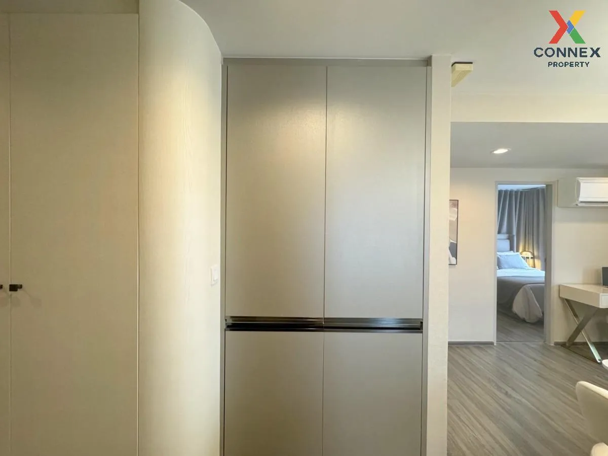 For Sale Condo , Ideo Mobi Sukhumvit 40 , corner unit , newly renovated , BTS-Ekkamai , Phra Khanong Nuea , Khlong Toei , Bangkok , CX-115111