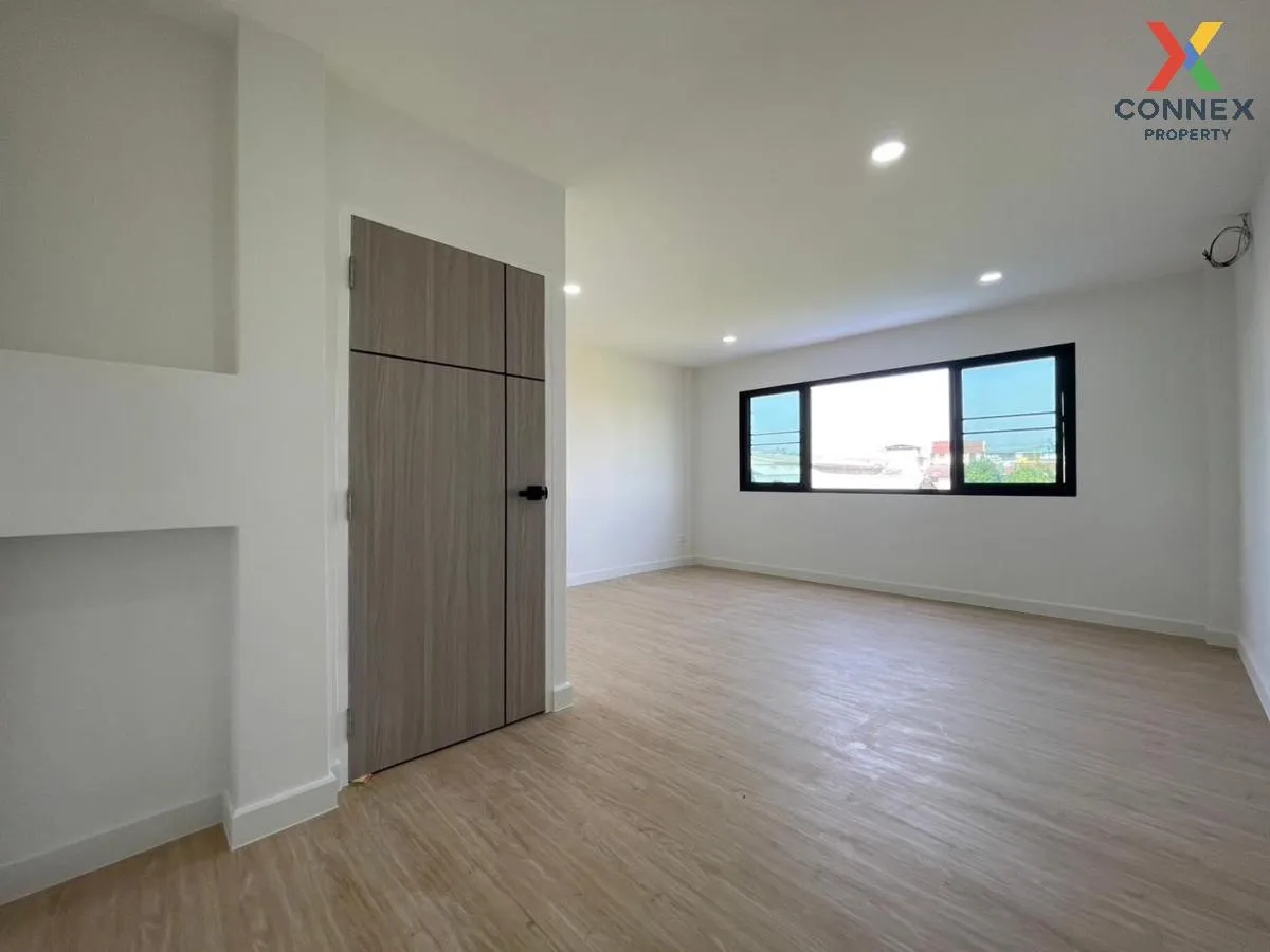 For Sale Townhome  , high floor , newly renovated , Tha Sai , Mue