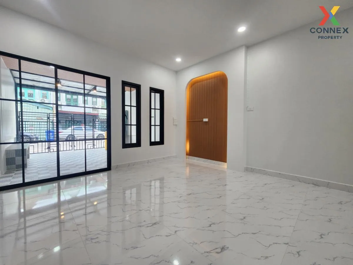 For Sale Townhouse/Townhome  , The Emerald Park 3 , newly renovated , Bang Phlap , Pak Kret , Nonthaburi , CX-116517