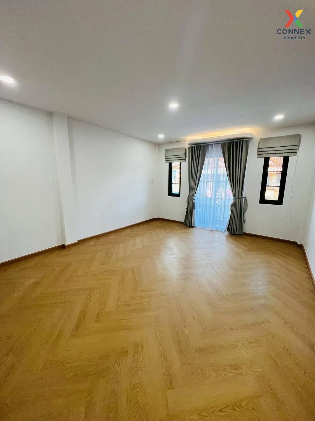 For Sale Townhouse/Townhome  , K.C. Ramintra 8 , newly renovated 