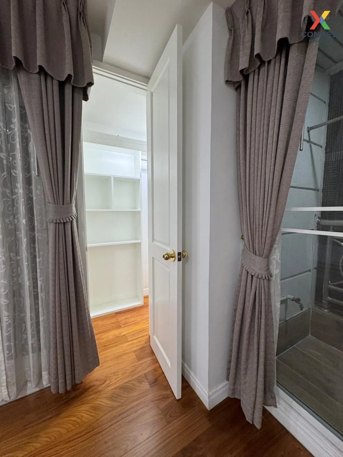 For Rent Condo , Baan Thanon Sarasin , BTS-Ratchadamri , Lumpini , Pathum Wan , Bangkok , CX-116781