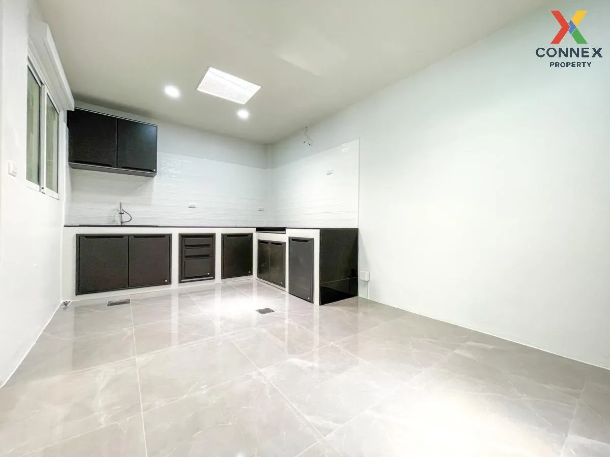 For Sale Townhouse/Townhome  , Patio Chaengwattana - Mueangthong , newly renovated , Ban Mai , Pak Kret , Nonthaburi , CX-117318