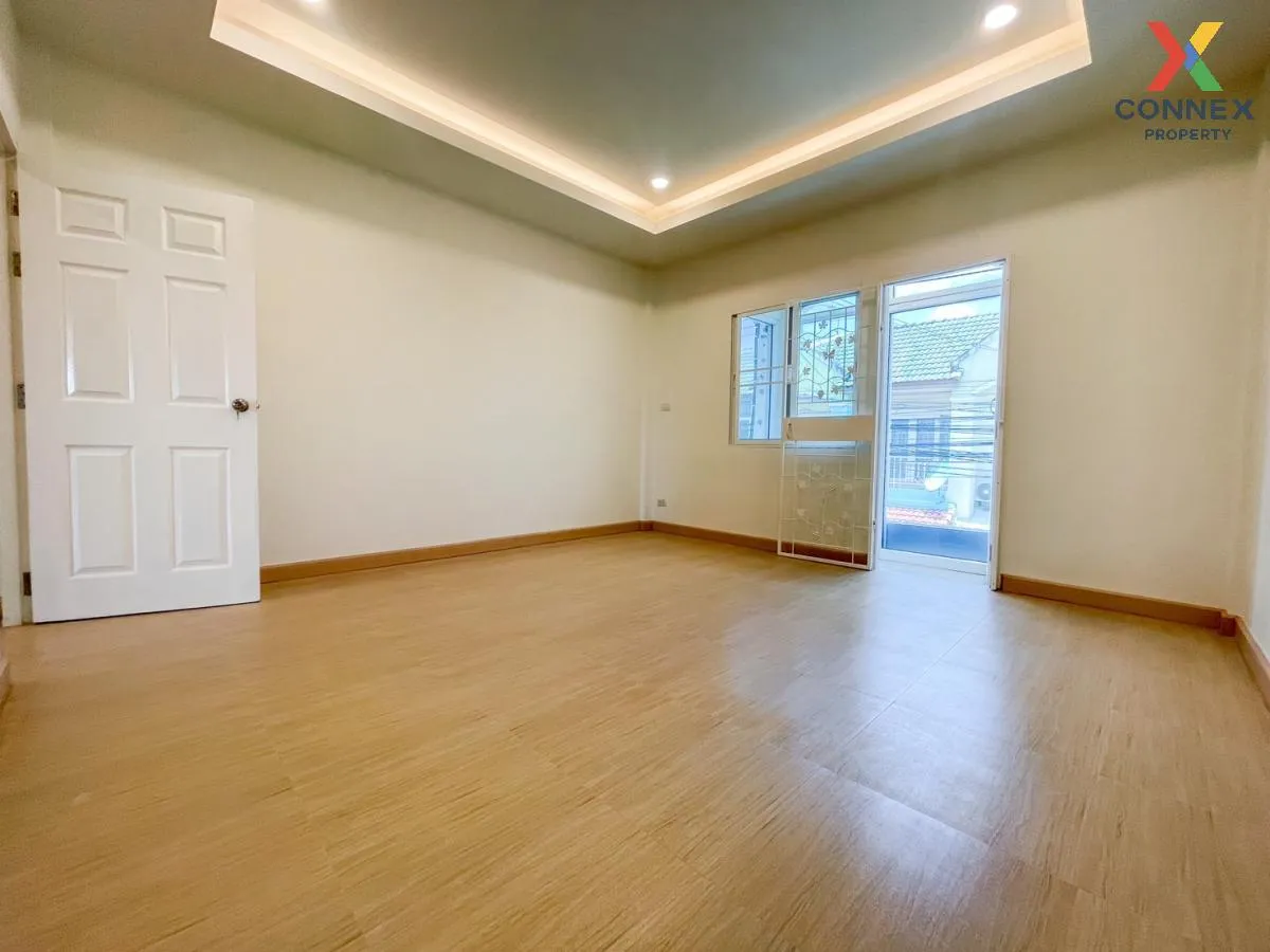 For Sale Townhouse/Townhome  , Thanajit Bangkruai , newly renovat