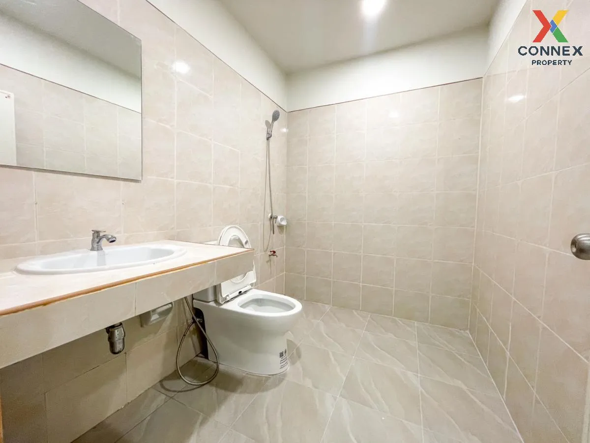 For Sale Townhouse/Townhome  , Thanajit Bangkruai , newly renovat