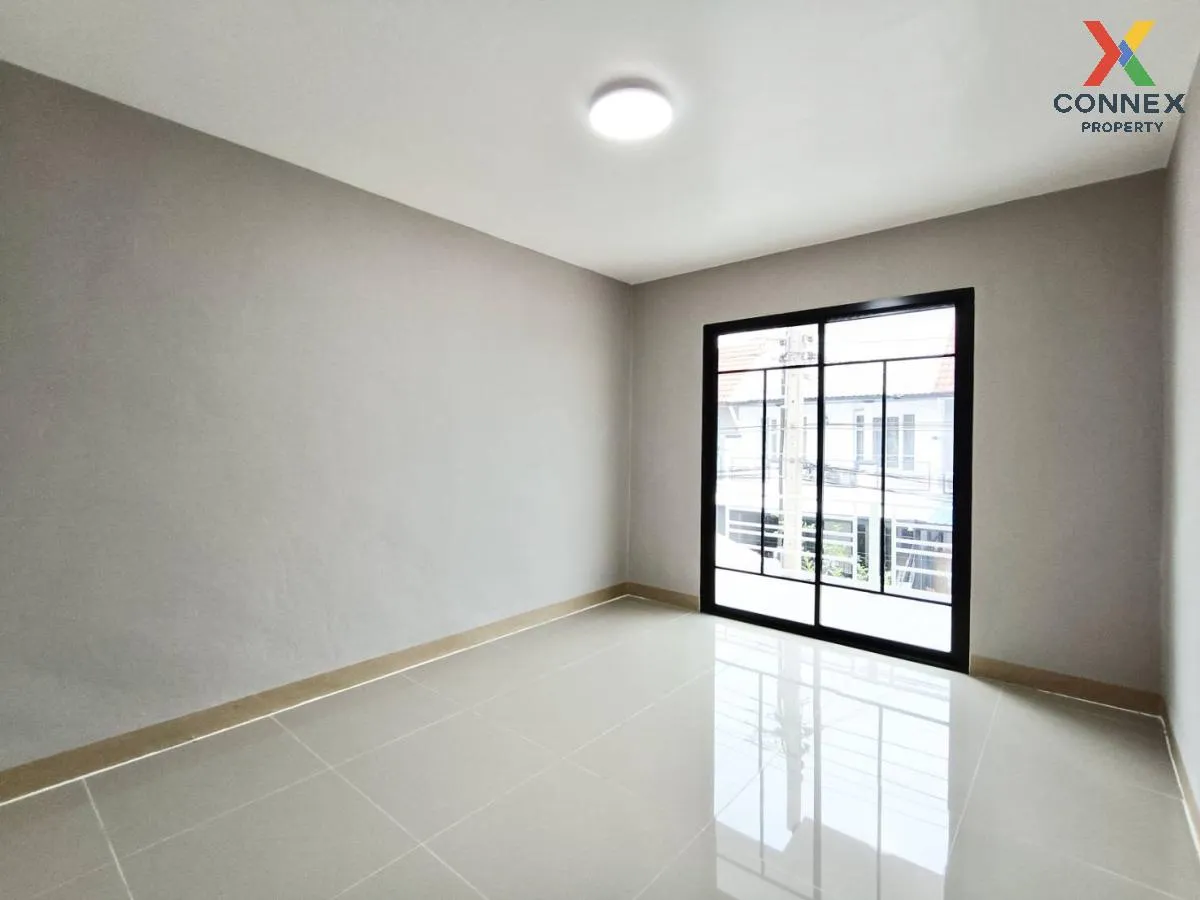 For Sale Townhouse/Townhome  , Baan Buathong 4 Baan Kluay-Sai Noi , wide frontage , newly renovated , Phimonrat , Bang Bua Thong , Nonthaburi , CX-117494