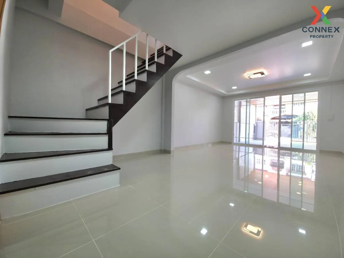 For Sale Townhouse/Townhome  ,  Baan Pornthip , newly renovated , Bang Si Mueang , Mueang Nonthaburi , Nonthaburi , CX-118159