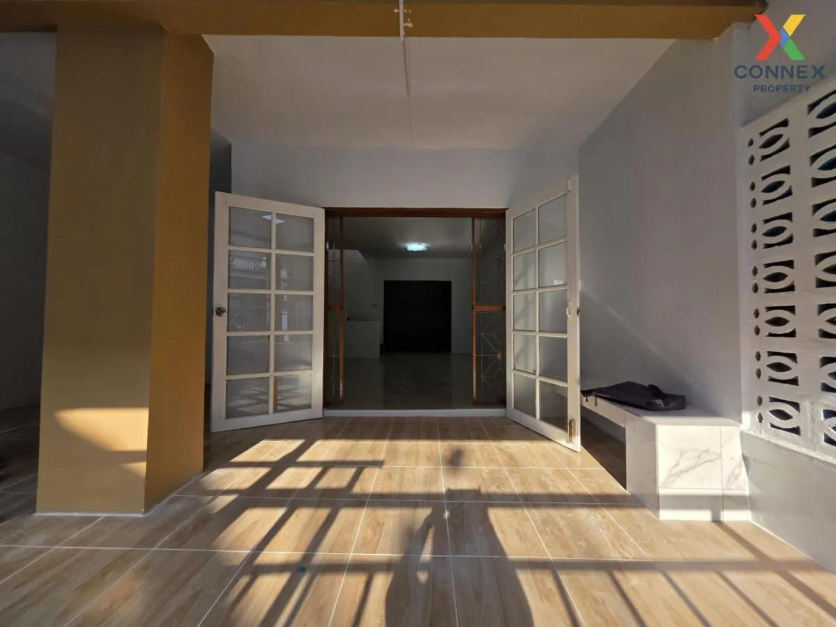 ขายทาวน์เฮ้าส์/ทาวน์โฮม  บ้านพฤกษา 8 รีโนเวทใหม่ ลานตากฟ้า นครชัย 4