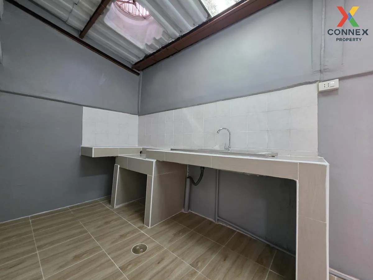 ขายทาวน์เฮ้าส์/ทาวน์โฮม  บ้านพฤกษา 8 รีโนเวทใหม่ ลานตากฟ้า นครชัย