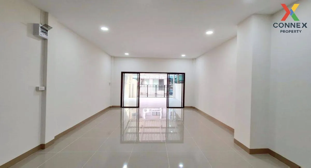 For Sale Townhouse/Townhome  , Chanaporn Place , newly renovated 
